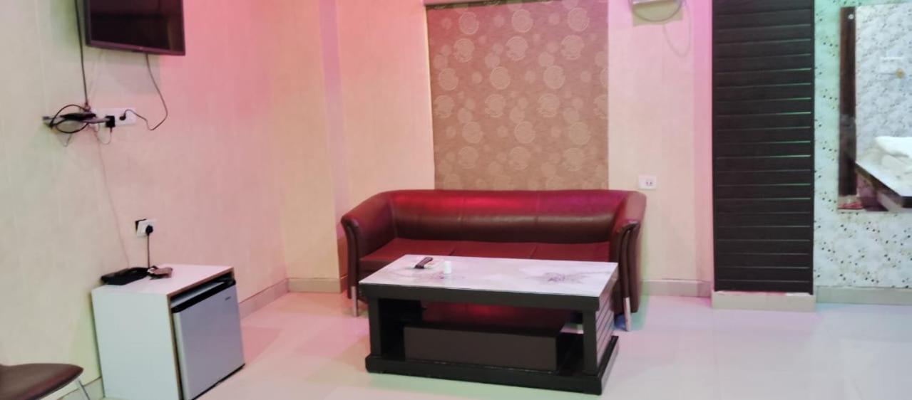 Hotel Shri Sai International, Sitamarhi Dumra エクステリア 写真