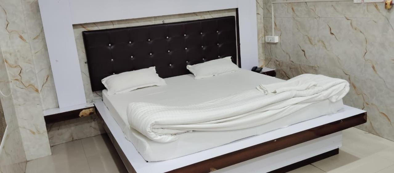 Hotel Shri Sai International, Sitamarhi Dumra エクステリア 写真